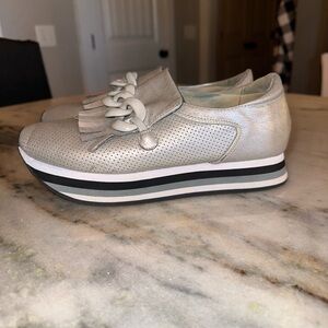 Coconuts by Matisse Size 7 Bess Women's Silver Metallic Chain Platform Loafers